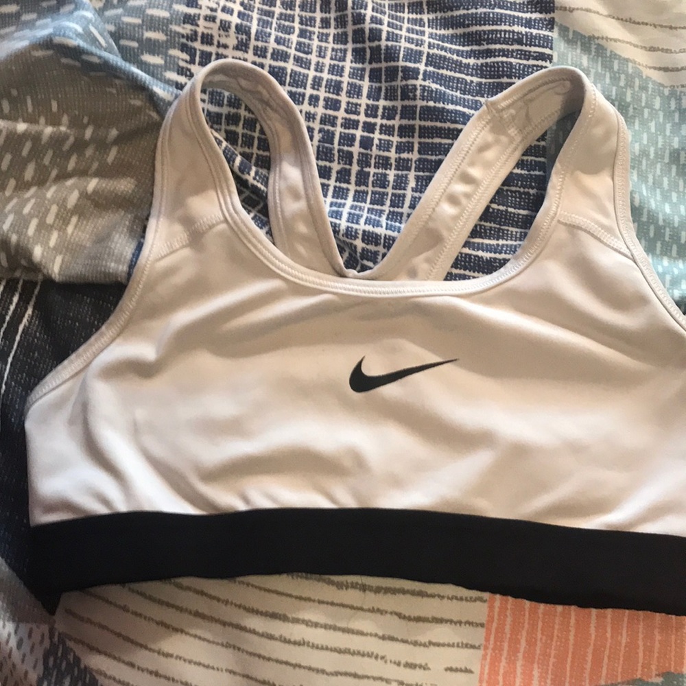 Sports bra